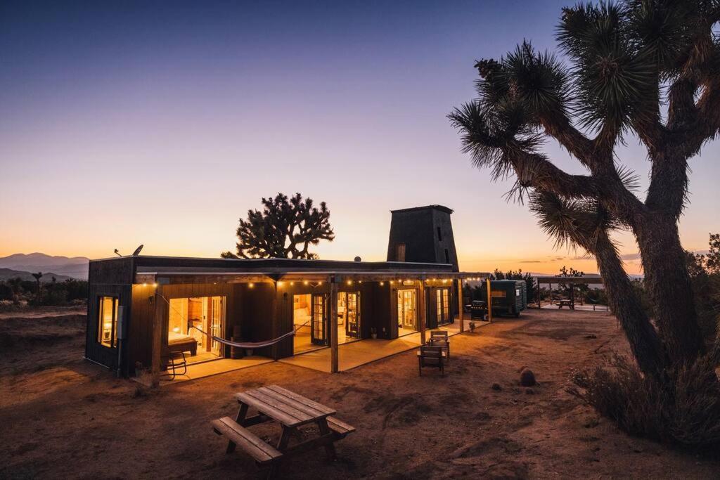 Joshua Tree Hidden Tower * Views - Landmark Yucca Valley Exterior foto